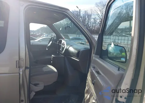 1999 Ford E-350 Super Duty Xl/Xlt из США, поврежденный, VIN 1FBNE31L9XHA02637